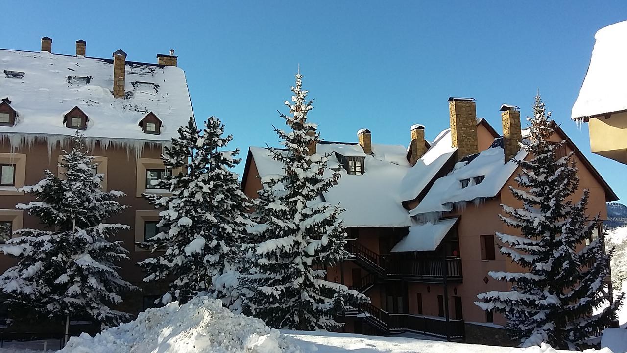 Apartamentos Tanau Baqueira Beret Exterior foto